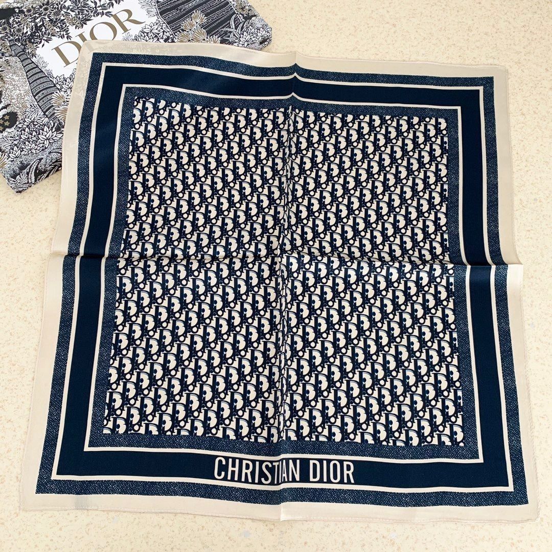 Fashion Retro Embossed Square Silk Scarf